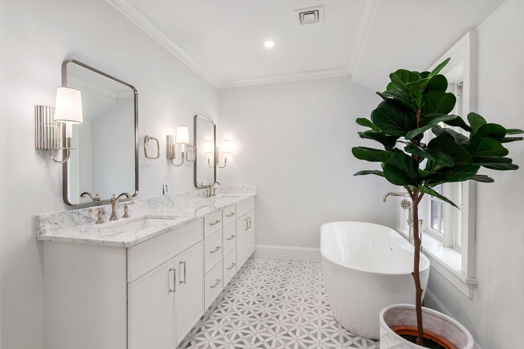 125 Lee Street Brookline, MA 02445 - Photo 16 of 38