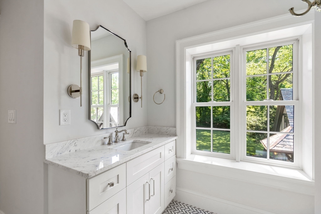 125 Lee Street Brookline, MA 02445 - Photo 19 of 38