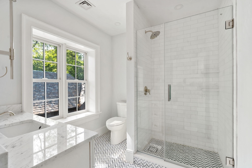 125 Lee Street Brookline, MA 02445 - Photo 21 of 38