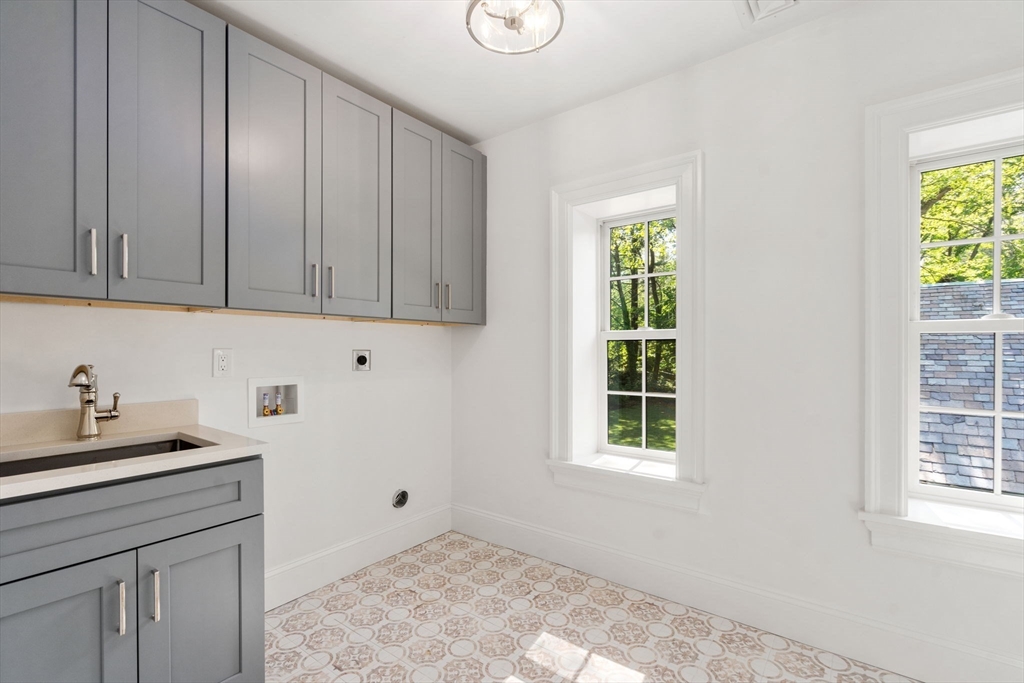 125 Lee Street Brookline, MA 02445 - Photo 27 of 38