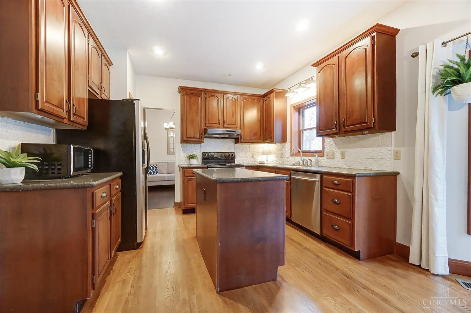 8600 Ridge Creek Court Springboro, OH 45066 - Photo 14 of 50 Gallery Image 14