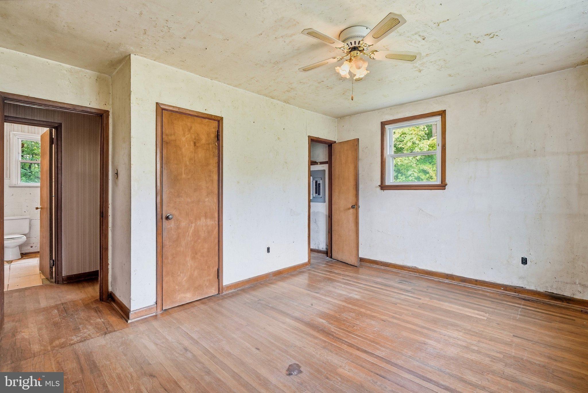 2584 Galloway Road Bensalem, PA 19020 - Photo 19 of 31 Gallery Image 19