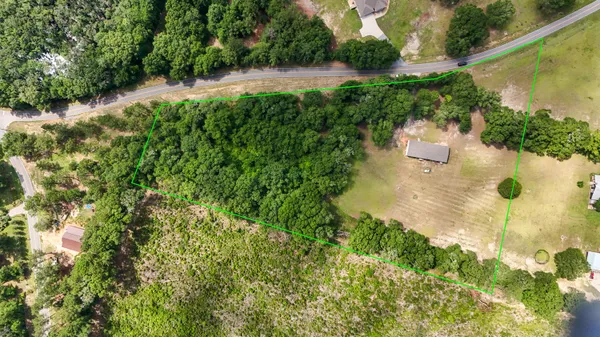 a view of a yard