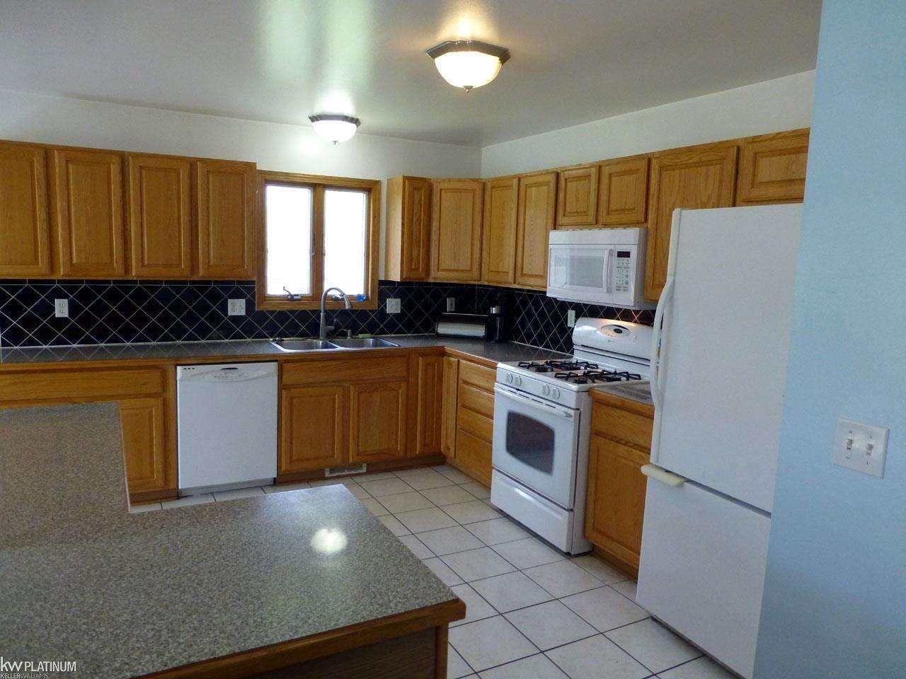 1135 Roberts Road Marine City, MI 48039 - Photo 18 of 34 50040481-17.JPG