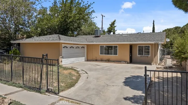 $2,550 | 329 East Ave R7, Palmdale, CA 93550