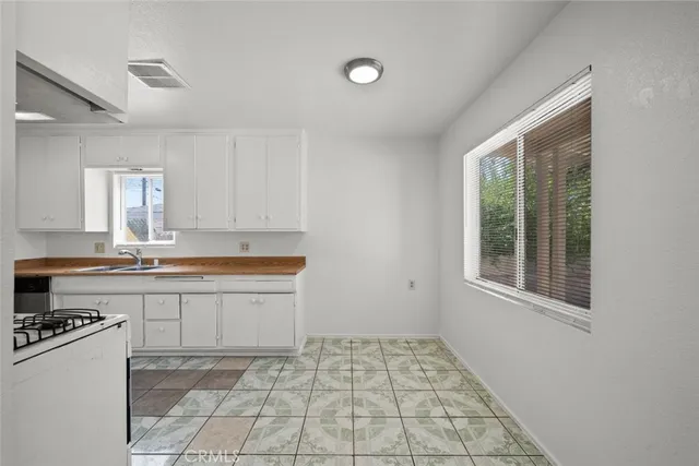 $2,550 | 329 East Ave R7, Palmdale, CA 93550