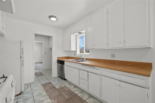 $2,550 | 329 East Ave R7, Palmdale, CA 93550