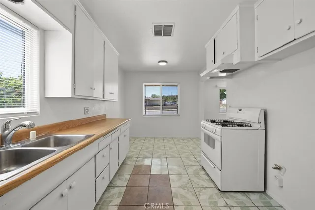 $2,550 | 329 East Ave R7, Palmdale, CA 93550