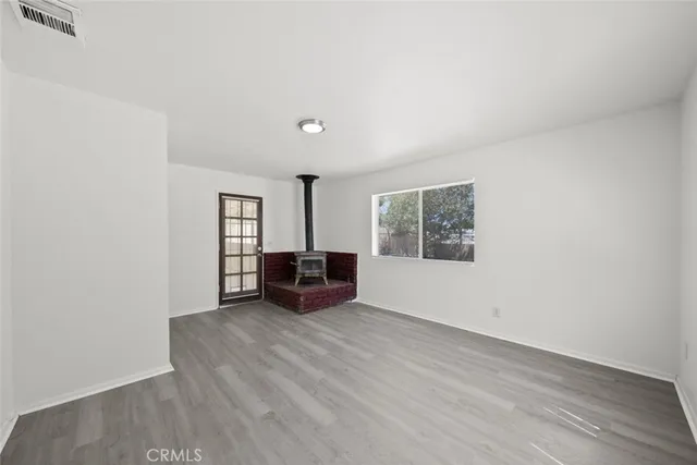 $2,550 | 329 East Ave R7, Palmdale, CA 93550