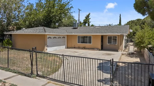 $2,550 | 329 East Ave R7, Palmdale, CA 93550