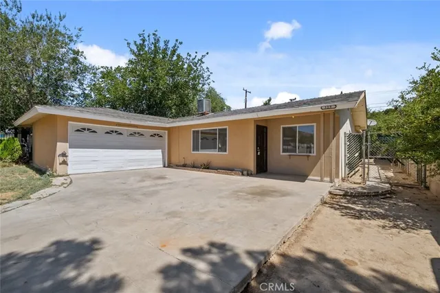 $2,550 | 329 East Ave R7, Palmdale, CA 93550