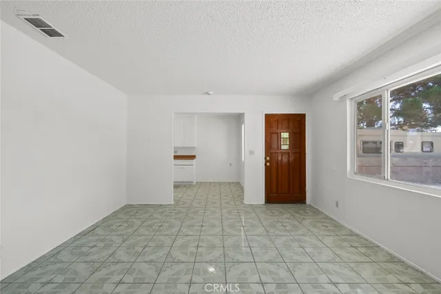 $2,550 | 329 East Ave R7, Palmdale, CA 93550