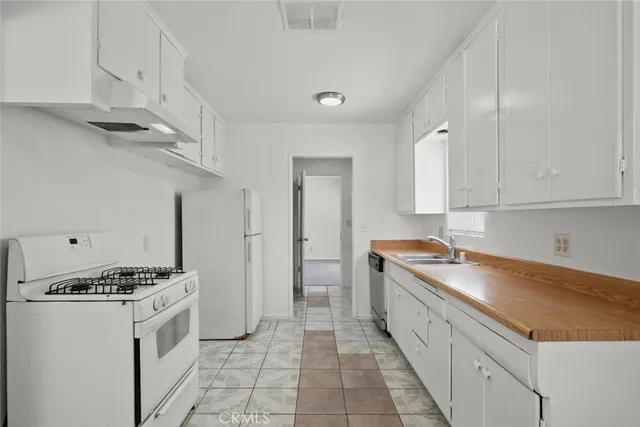 $2,550 | 329 East Ave R7, Palmdale, CA 93550