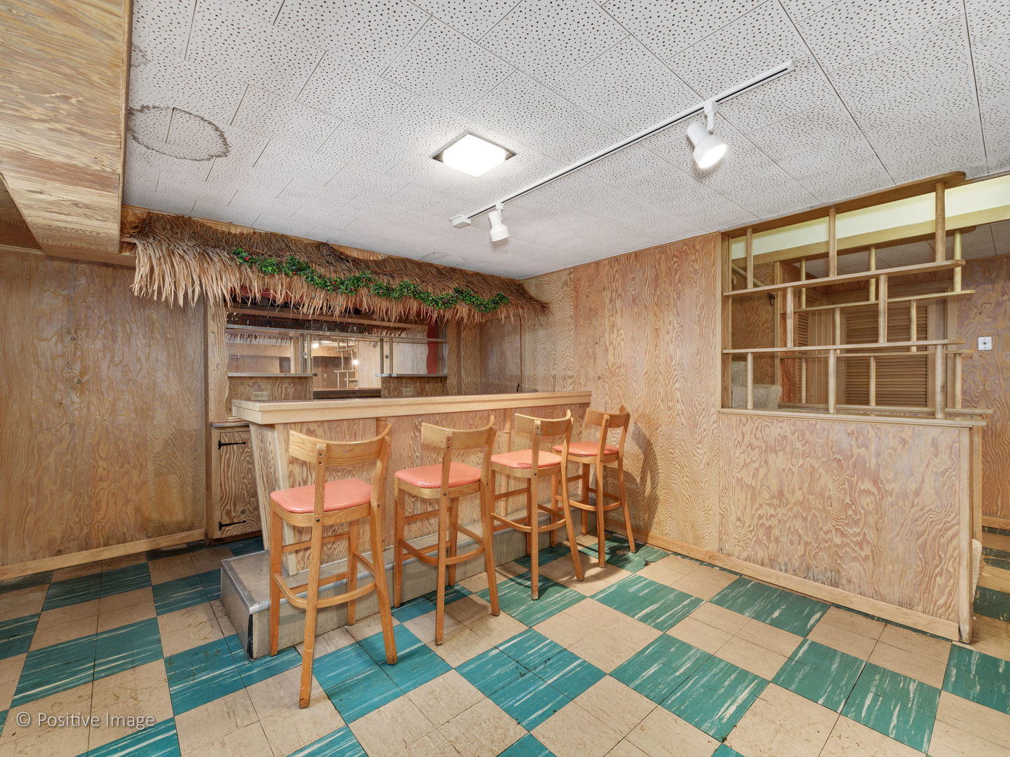 399 Longcommon Road Riverside, IL 60546 - Photo 21 of 25 a view of an empty room with a rug