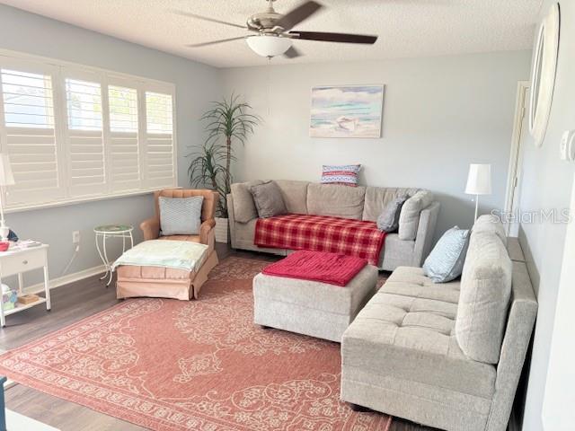 9427 Southeast 174th Place Road Summerfield, FL 34491 - Photo 4 of 33