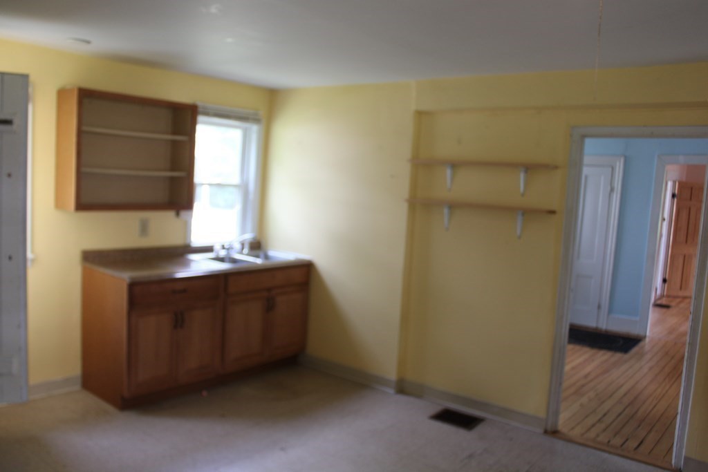 8 Water Street Greenfield, MA 01301 - Photo 7 of 20