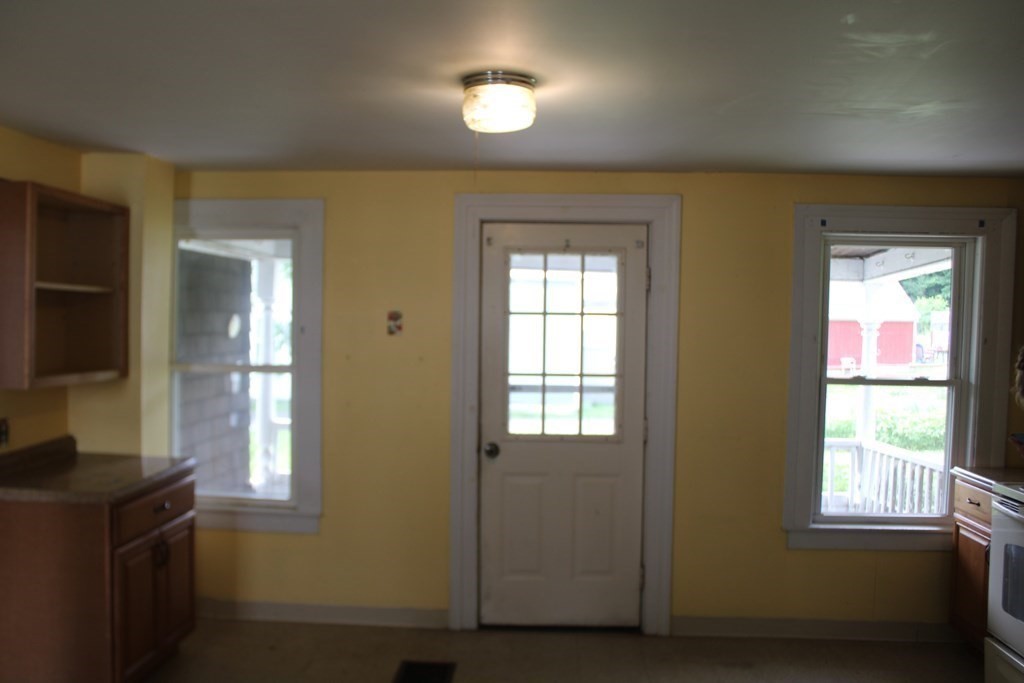 8 Water Street Greenfield, MA 01301 - Photo 8 of 20