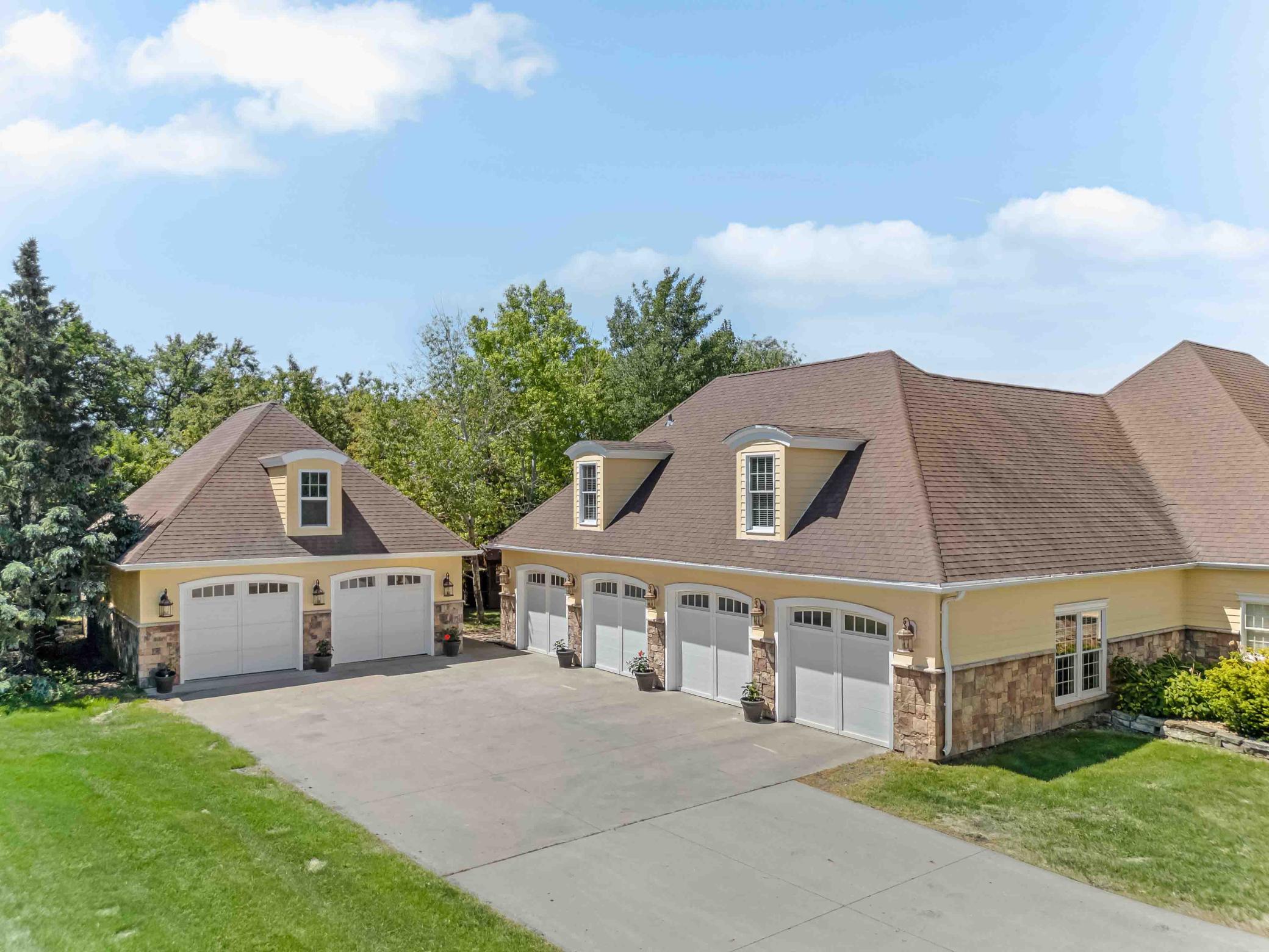 705 18th Street North Moorhead, MN 56560 - Photo 3 of 98