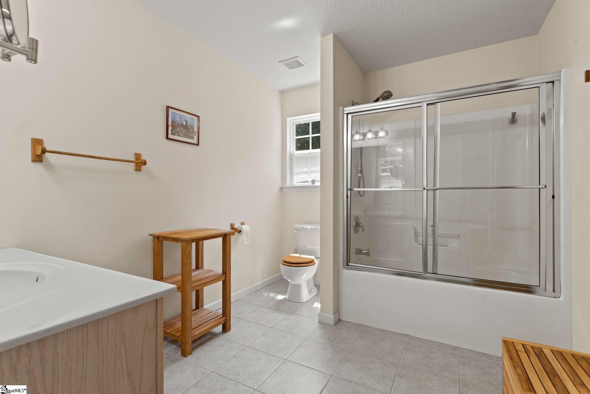 111 Dillard Road Duncan, SC 29334 - Photo 14 of 45 Gallery Image 14