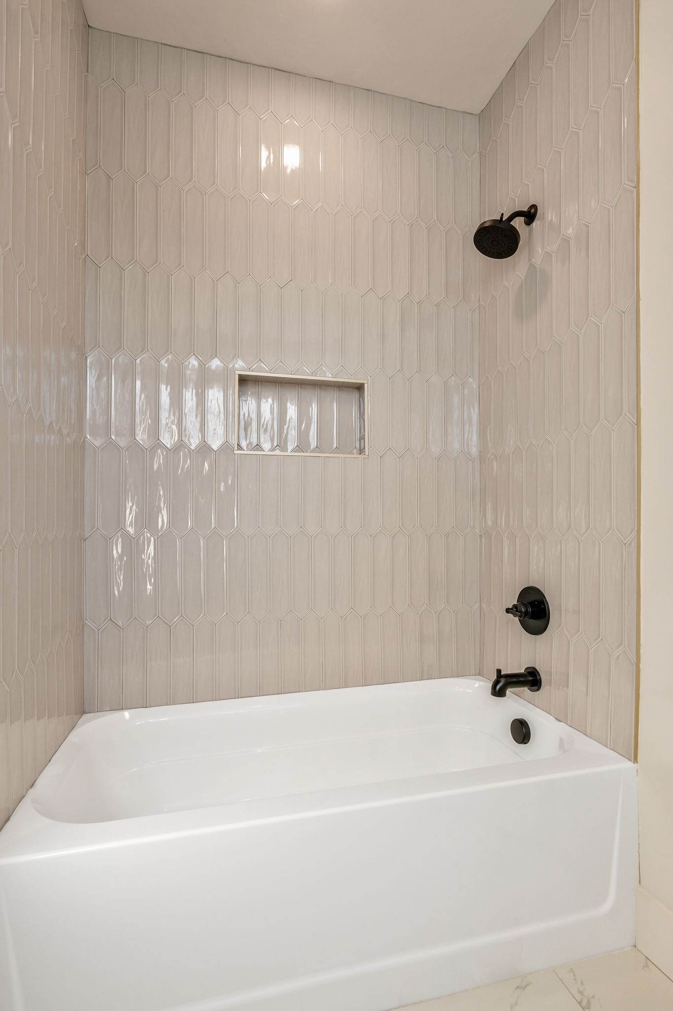 915 B Marilyn Road Nashville, TN 37209 - Photo 26 of 44 a bathroom with a bathtub