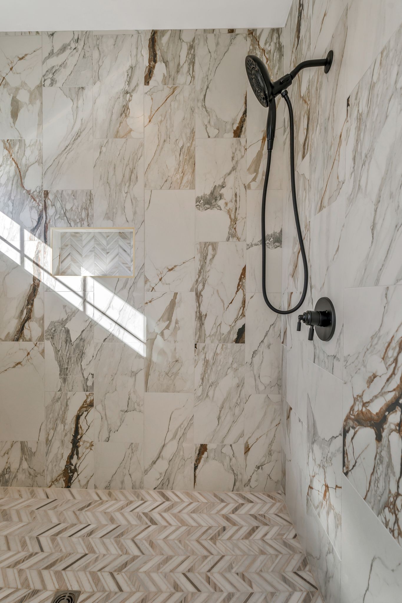 915 B Marilyn Road Nashville, TN 37209 - Photo 34 of 44 a bathroom with a shower