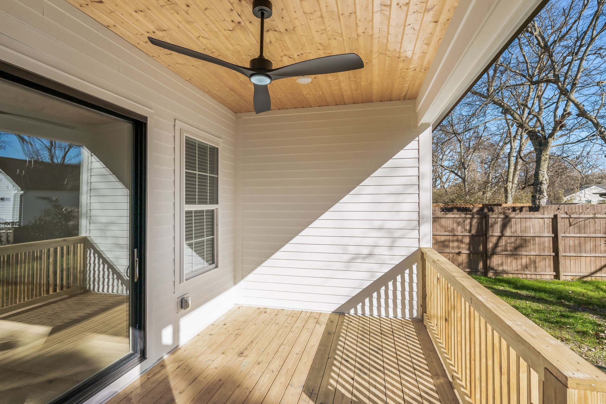 915 B Marilyn Road Nashville, TN 37209 - Photo 37 of 44 a view of a balcony with staircase