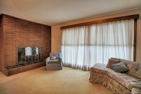 122 Greenwood Road Andover, MA 01810 - Photo 3 of 30 Gallery Image 3
