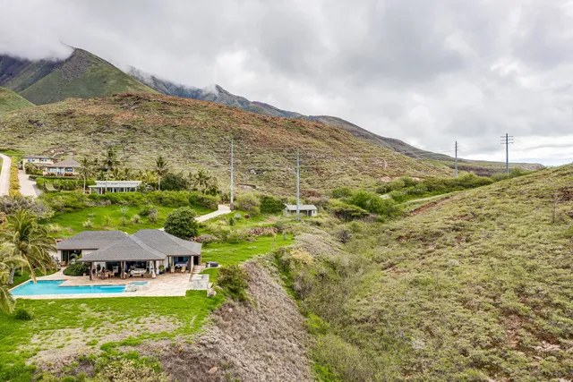 $2,995,000 | 206 Wailau Place, Unit B, Lahaina, HI 96761