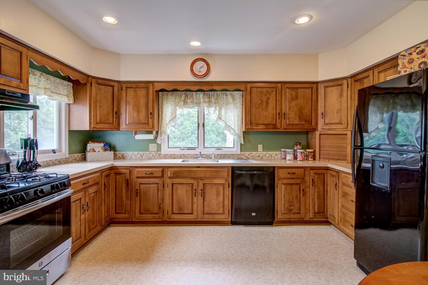 9 Evergreen Lane Hamilton, NJ 08690 - Photo 14 of 44