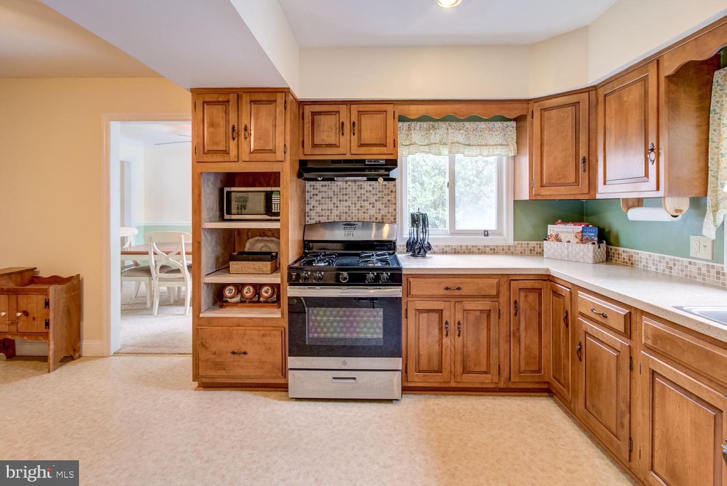 9 Evergreen Lane Hamilton, NJ 08690 - Photo 16 of 44 New GE gas range