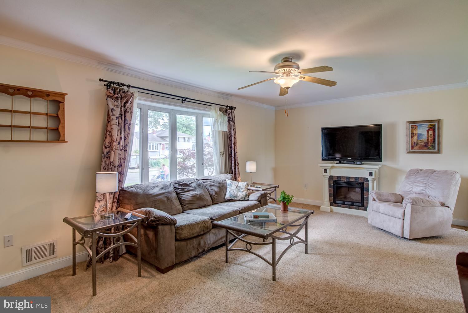 9 Evergreen Lane Hamilton, NJ 08690 - Photo 19 of 44 Living Room Has Large Bay Window