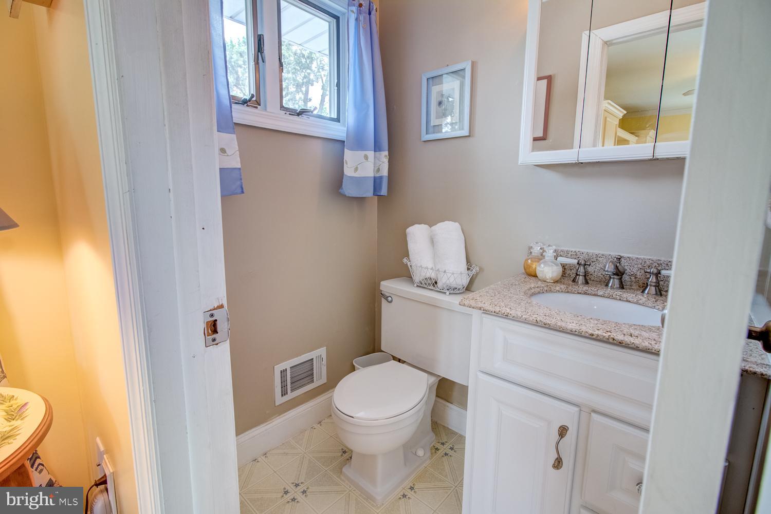 9 Evergreen Lane Hamilton, NJ 08690 - Photo 30 of 44 Bathroom