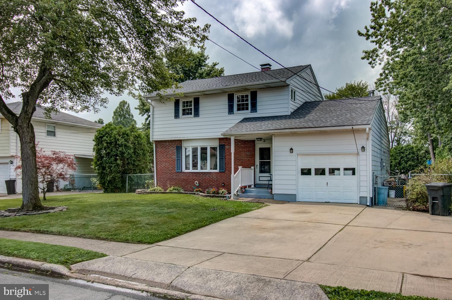 9 Evergreen Lane Hamilton, NJ 08690 - Photo 4 of 44 Large One Car Garage