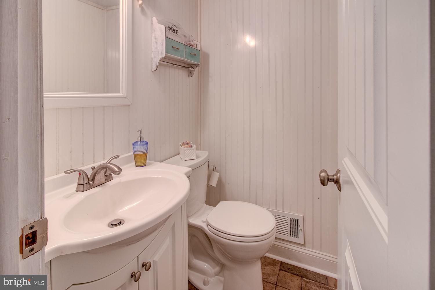 9 Evergreen Lane Hamilton, NJ 08690 - Photo 31 of 44 Bathroom