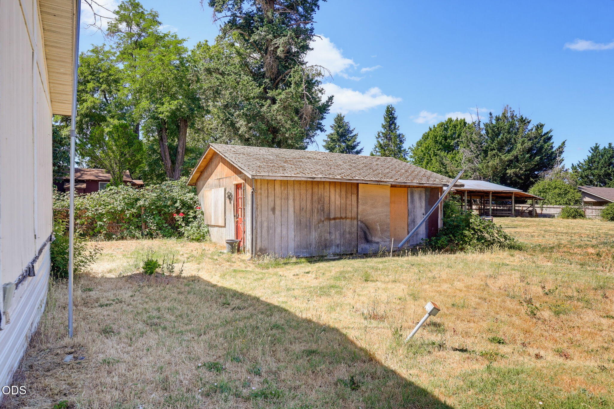 1344 Dowell Road Grants Pass, OR 97527 - Photo 4 of 34