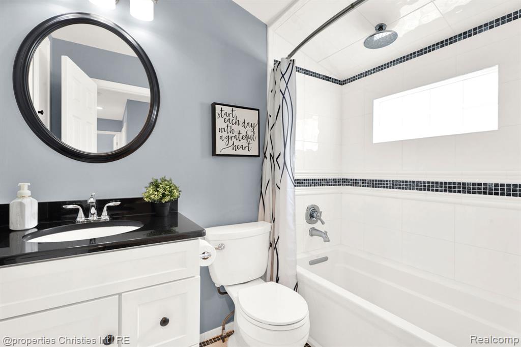 642 Whitney Drive Rochester Hills, MI 48307 - Photo 28 of 39