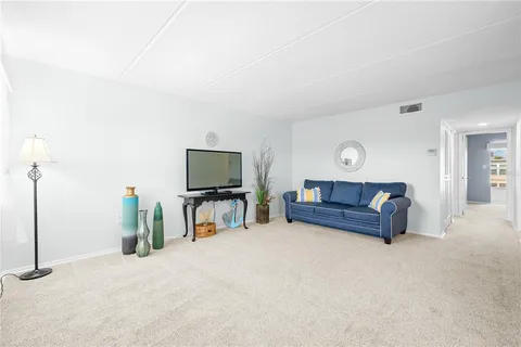 $120,000 | 11720 Park Boulevard North, Unit 302, Seminole, FL 33772
