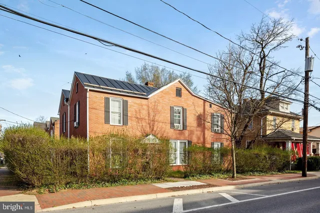 $1,100 | 702 South Braddock Street, Unit 3, Winchester, VA 22601