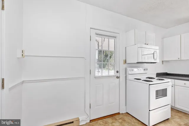 $1,100 | 702 South Braddock Street, Unit 3, Winchester, VA 22601