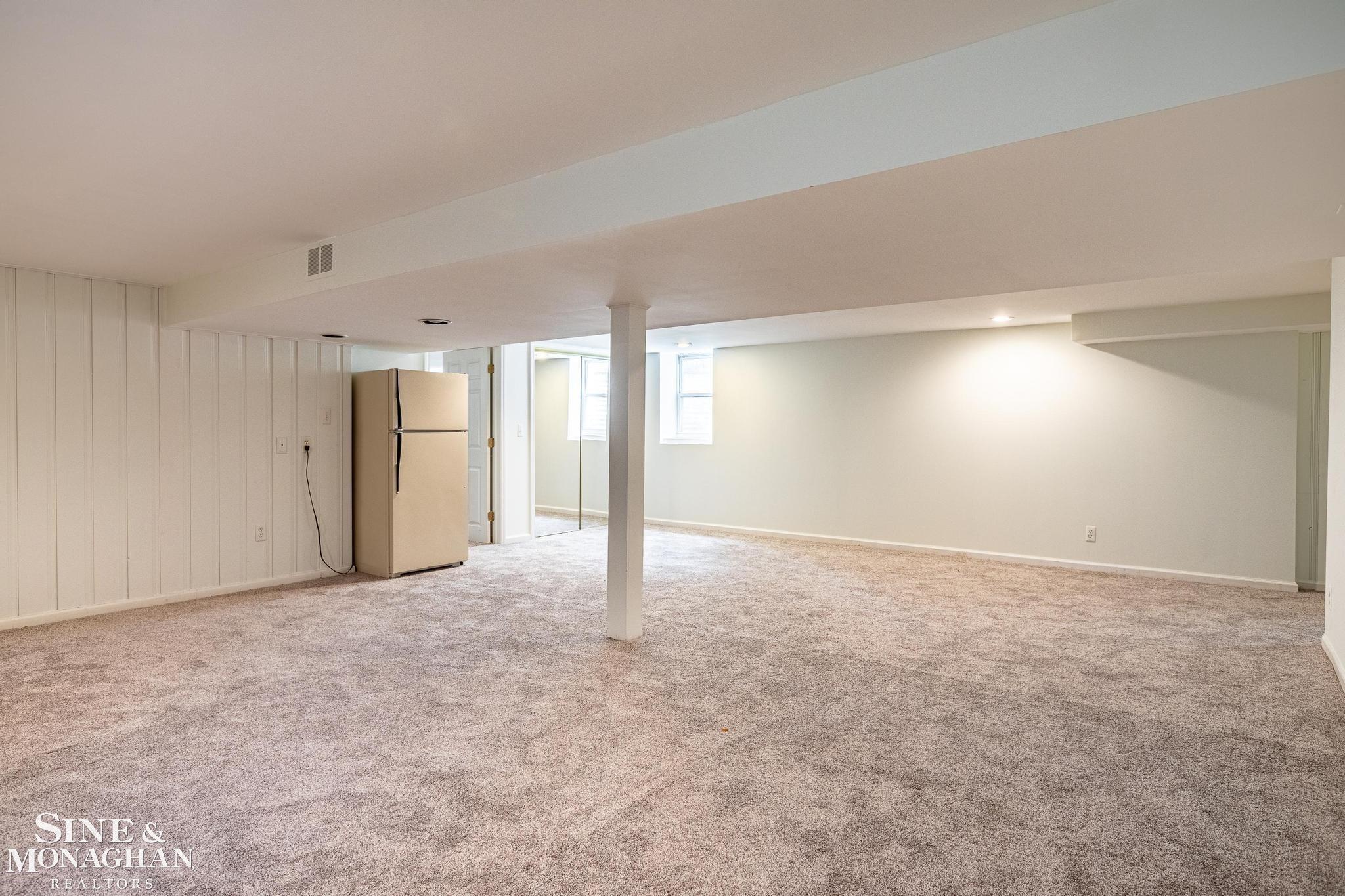 945 North Renaud Road Grosse Pointe, MI 48236 - Photo 18 of 28 50090194-17.JPG