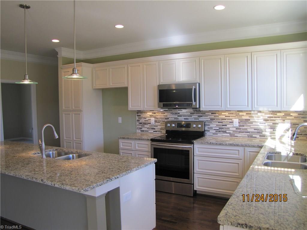 3627 Ruby Road Winston-Salem, NC 27106 - Photo 8 of 30 This Kitchen is complete with EVERYTHING!