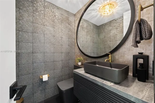 $42,500 | 4800 Bay Point Road, Miami, FL 33137