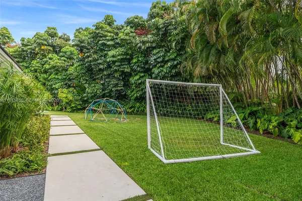 $42,500 | 4800 Bay Point Road, Miami, FL 33137