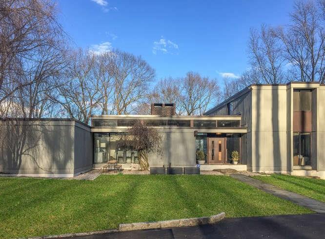 9 Autumn Ridge Road Weston, CT 06883 - Photo 1 of 1