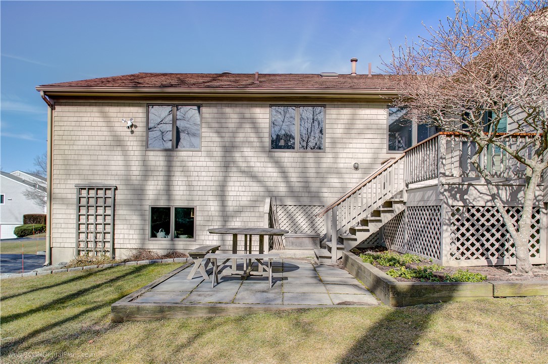 13 Hanley Farm Road, Unit 13 Warren, RI 02885 - Photo 4 of 44