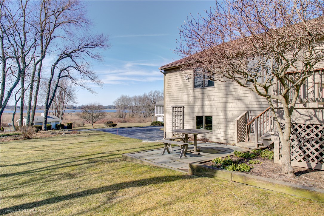 13 Hanley Farm Road, Unit 13 Warren, RI 02885 - Photo 6 of 44