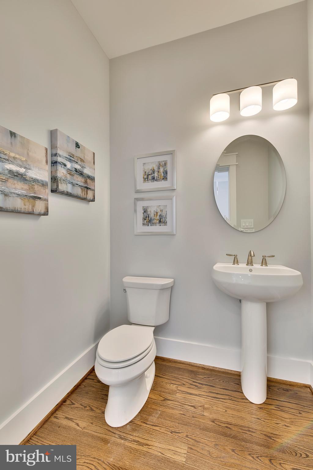 11710 Smoketree Road Potomac, MD 20854 - Photo 13 of 30 Bath-main level powder room