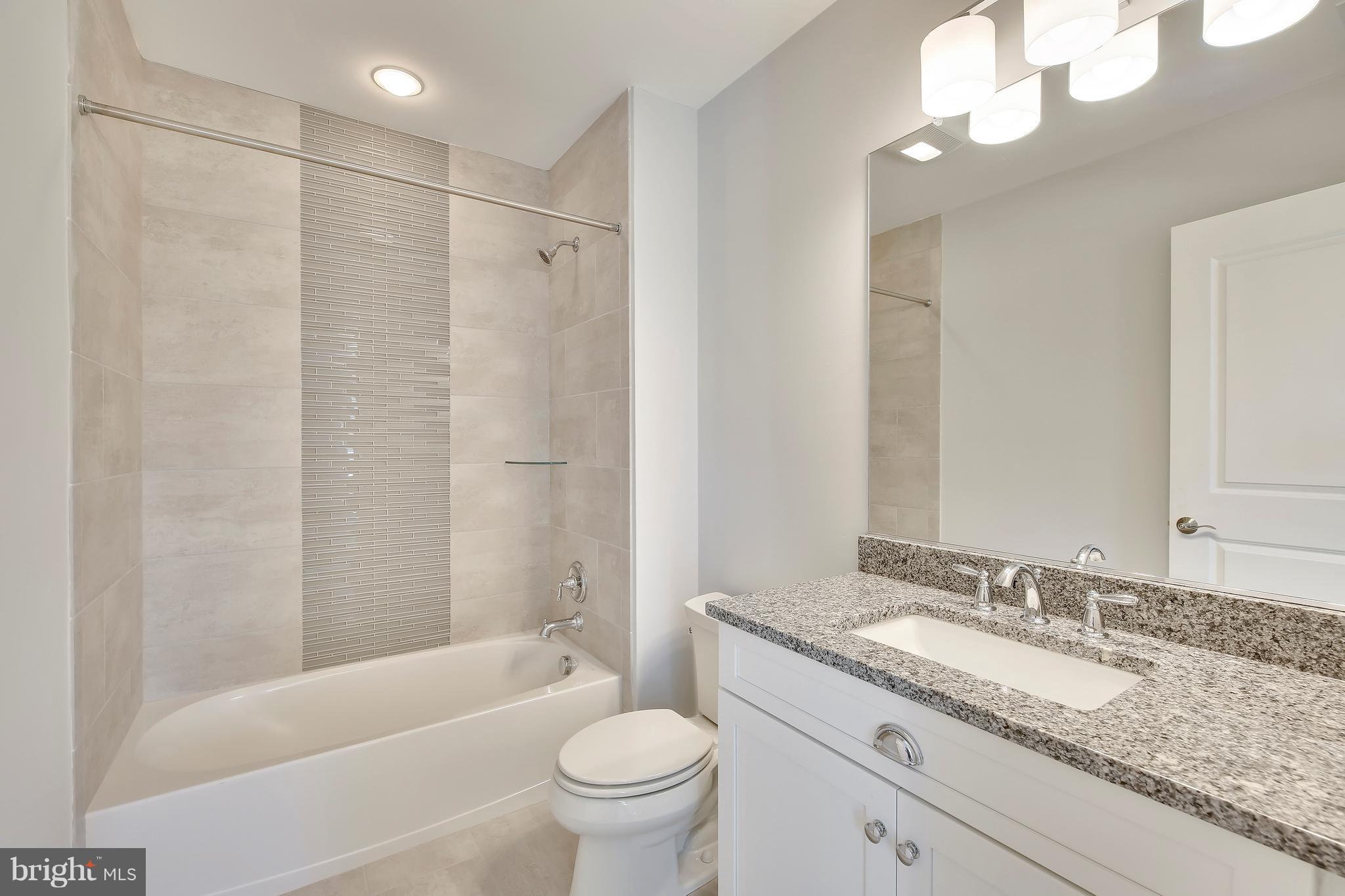 11710 Smoketree Road Potomac, MD 20854 - Photo 20 of 30 Bath-en suite bath
