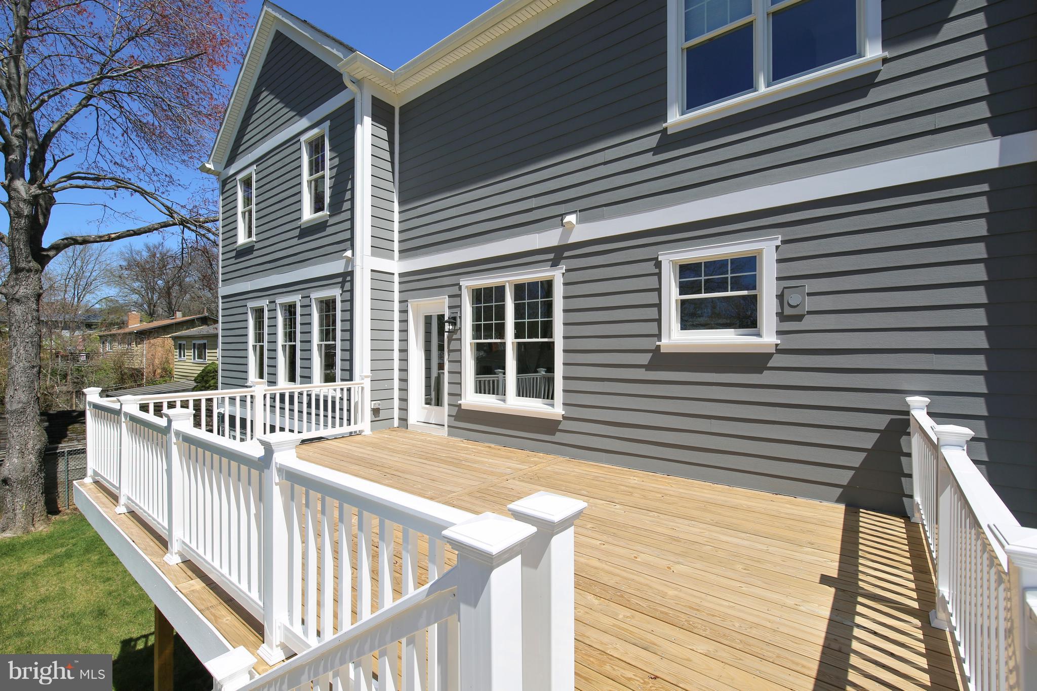 11710 Smoketree Road Potomac, MD 20854 - Photo 29 of 30 Exterior (Rear)