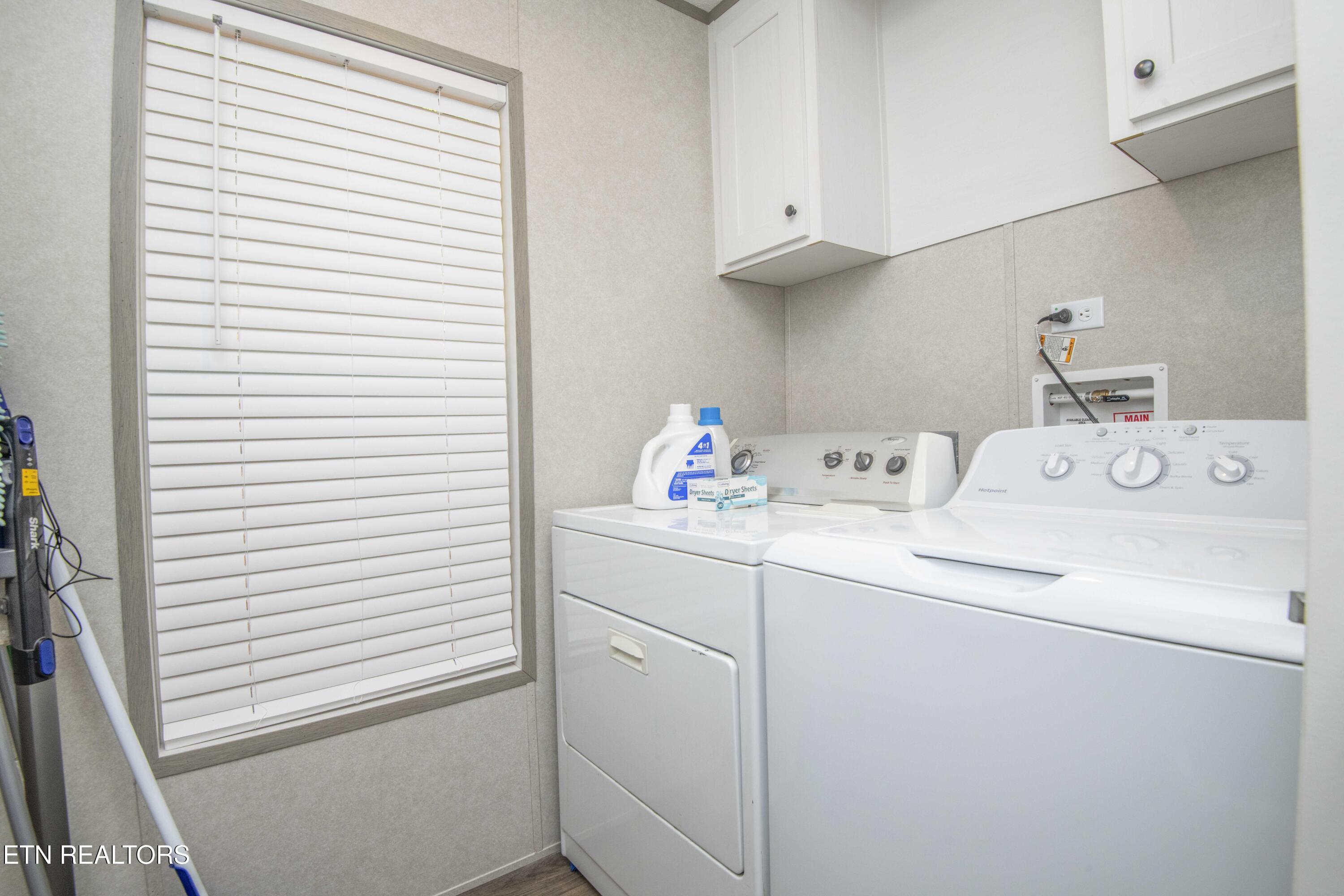 237 Johnson Valley Road Philadelphia, TN 37846 - Photo 10 of 35 laundry_1